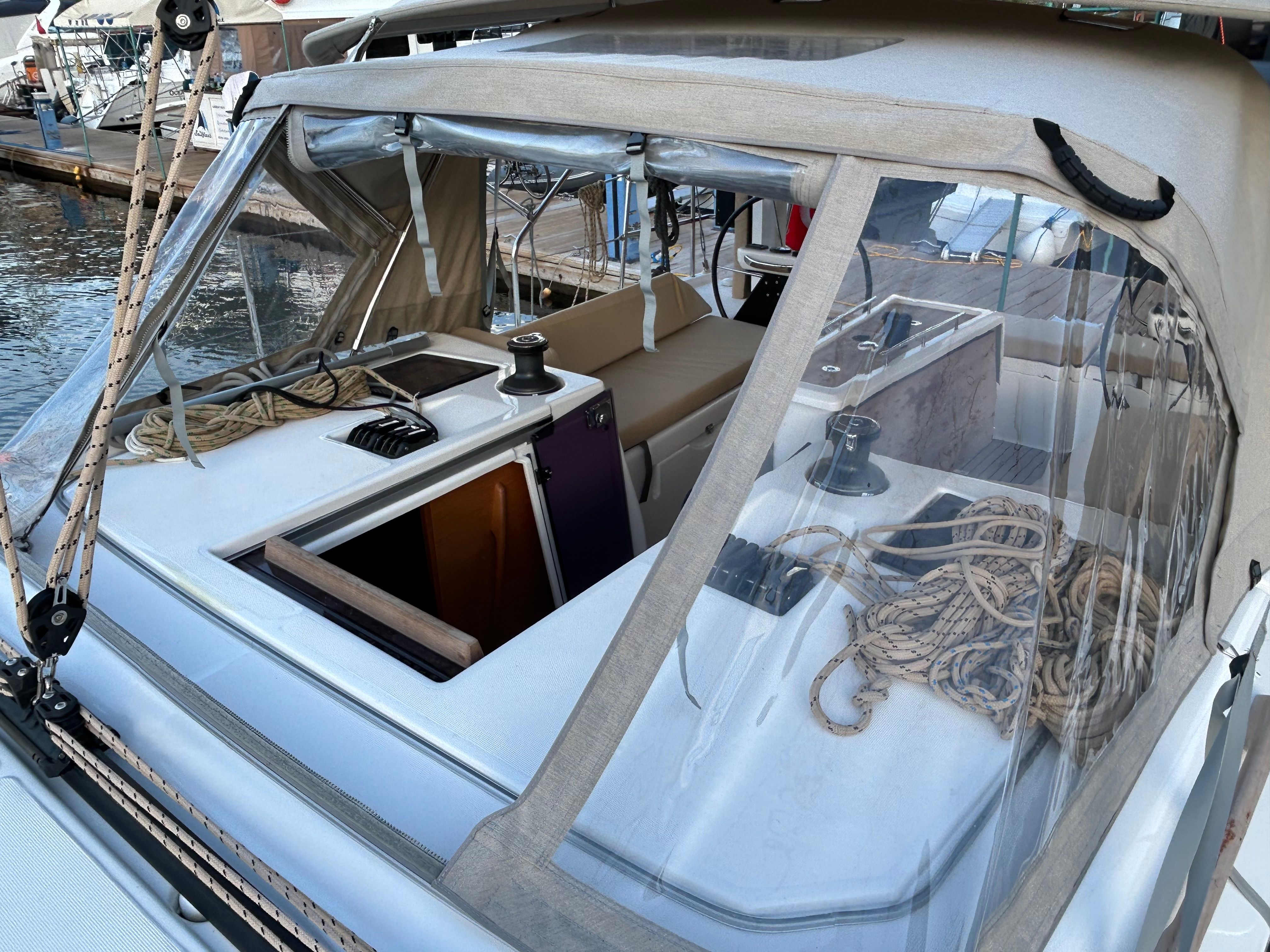 Dufour 390 | Sail Corvus