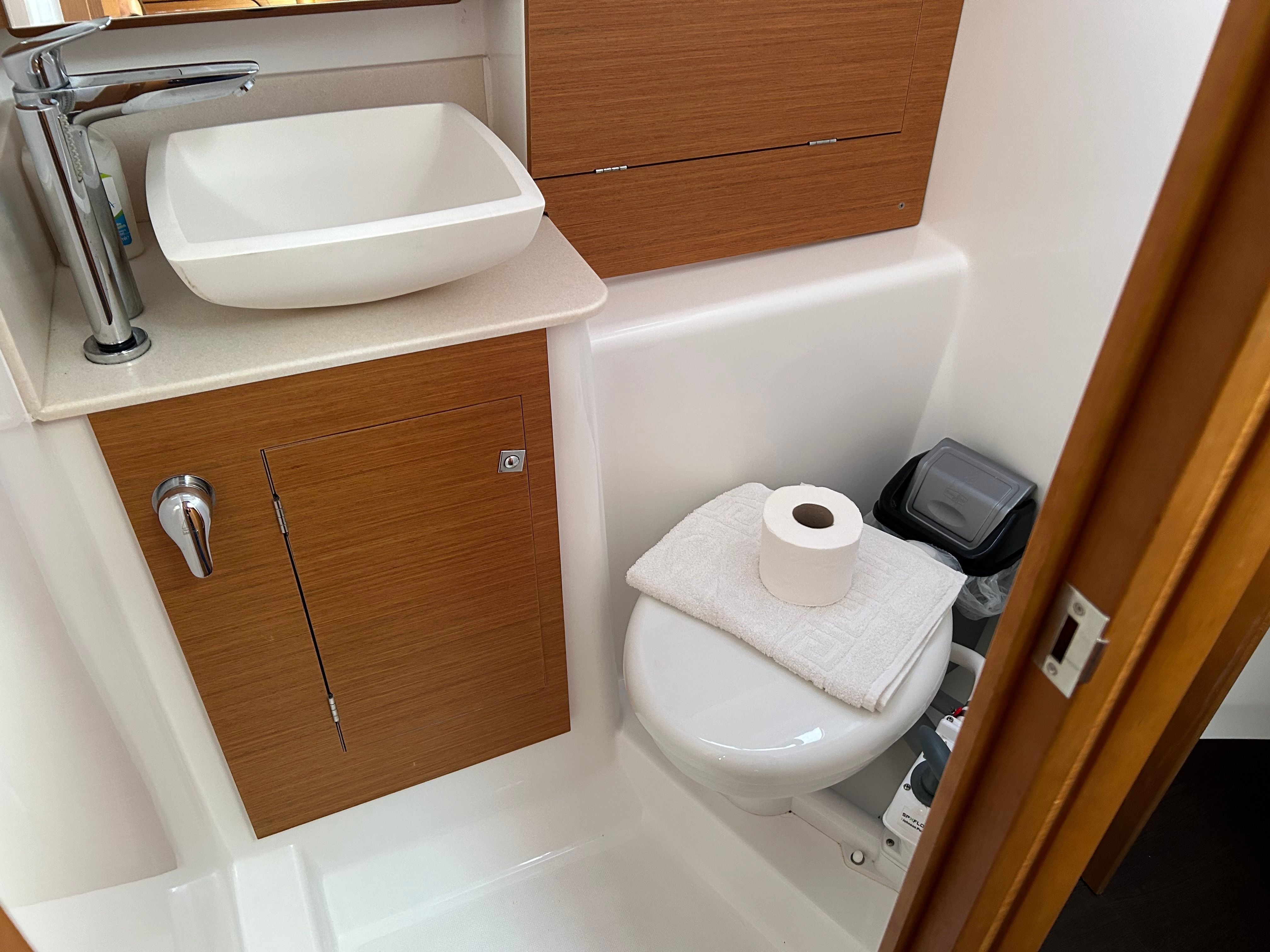 Dufour 390 | Sail Corvus