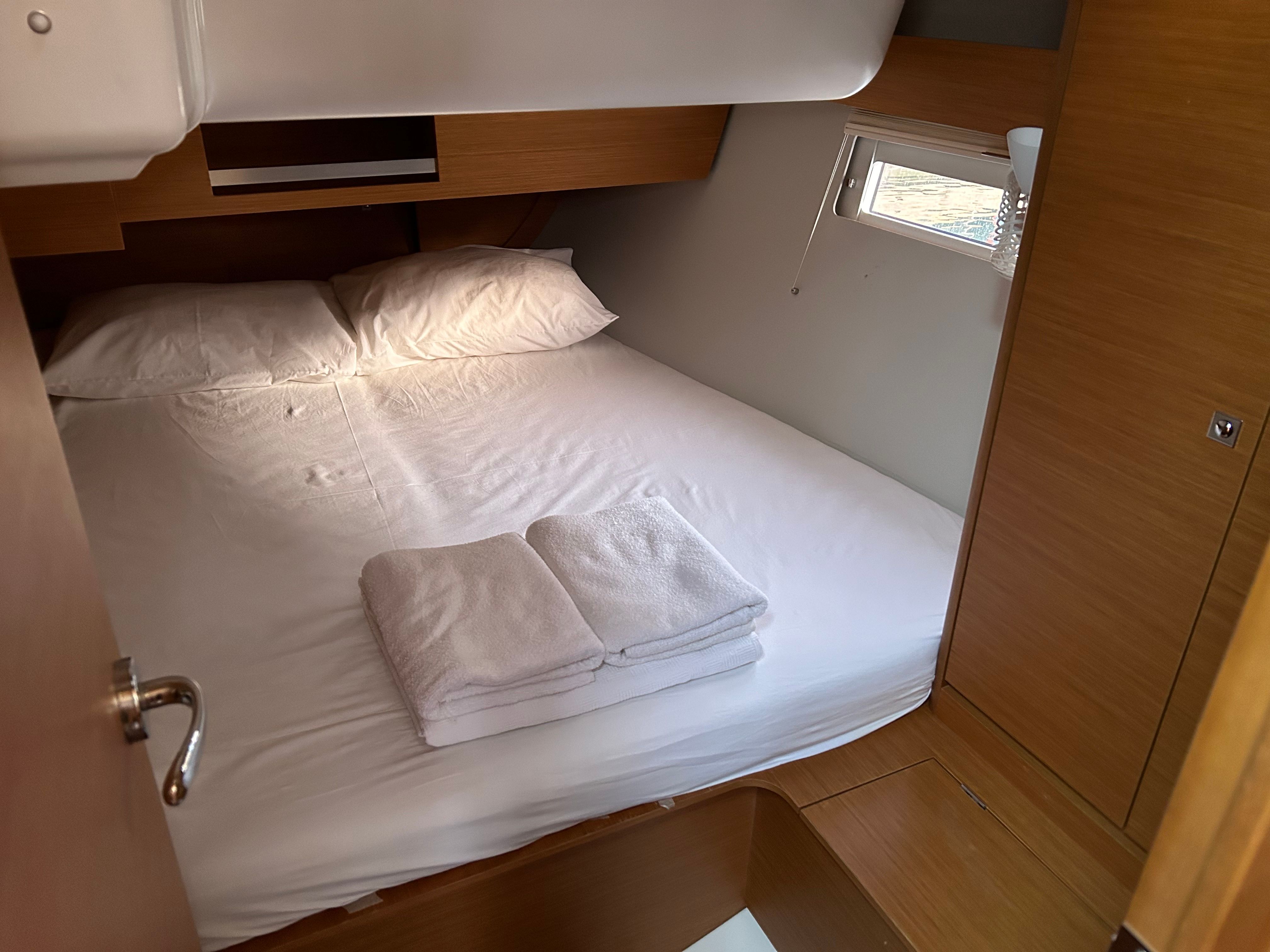 Dufour 390 | Sail Corvus