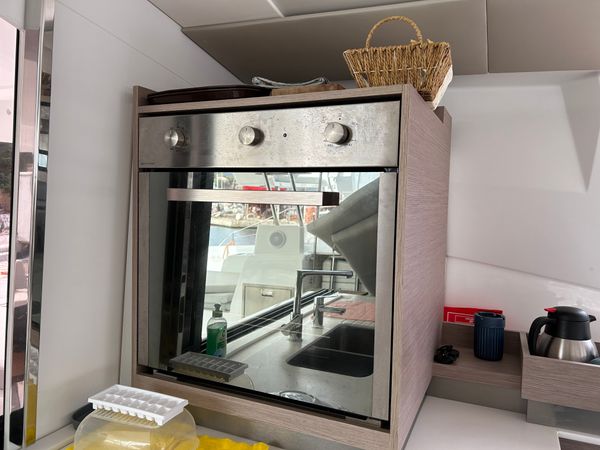 Fountaine Pajot Elba 45 | Halle Berry