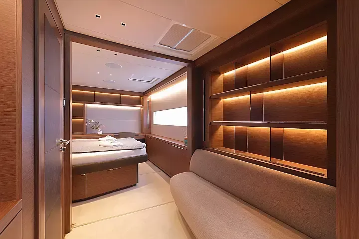 Lagoon Sixty 7 | Mastermind