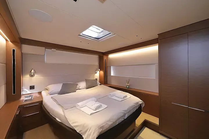 Lagoon Sixty 7 | Mastermind