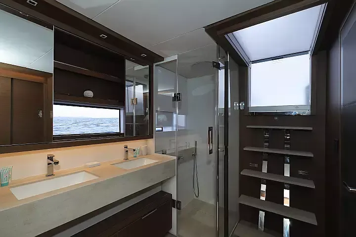 Lagoon Sixty 7 | Mastermind