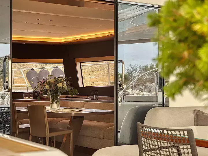 Lagoon Sixty 7 | Mastermind