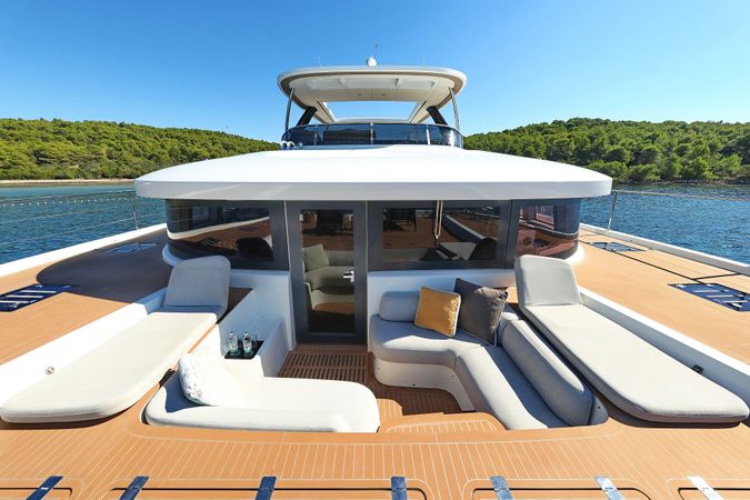 Lagoon Sixty 7 | Mastermind