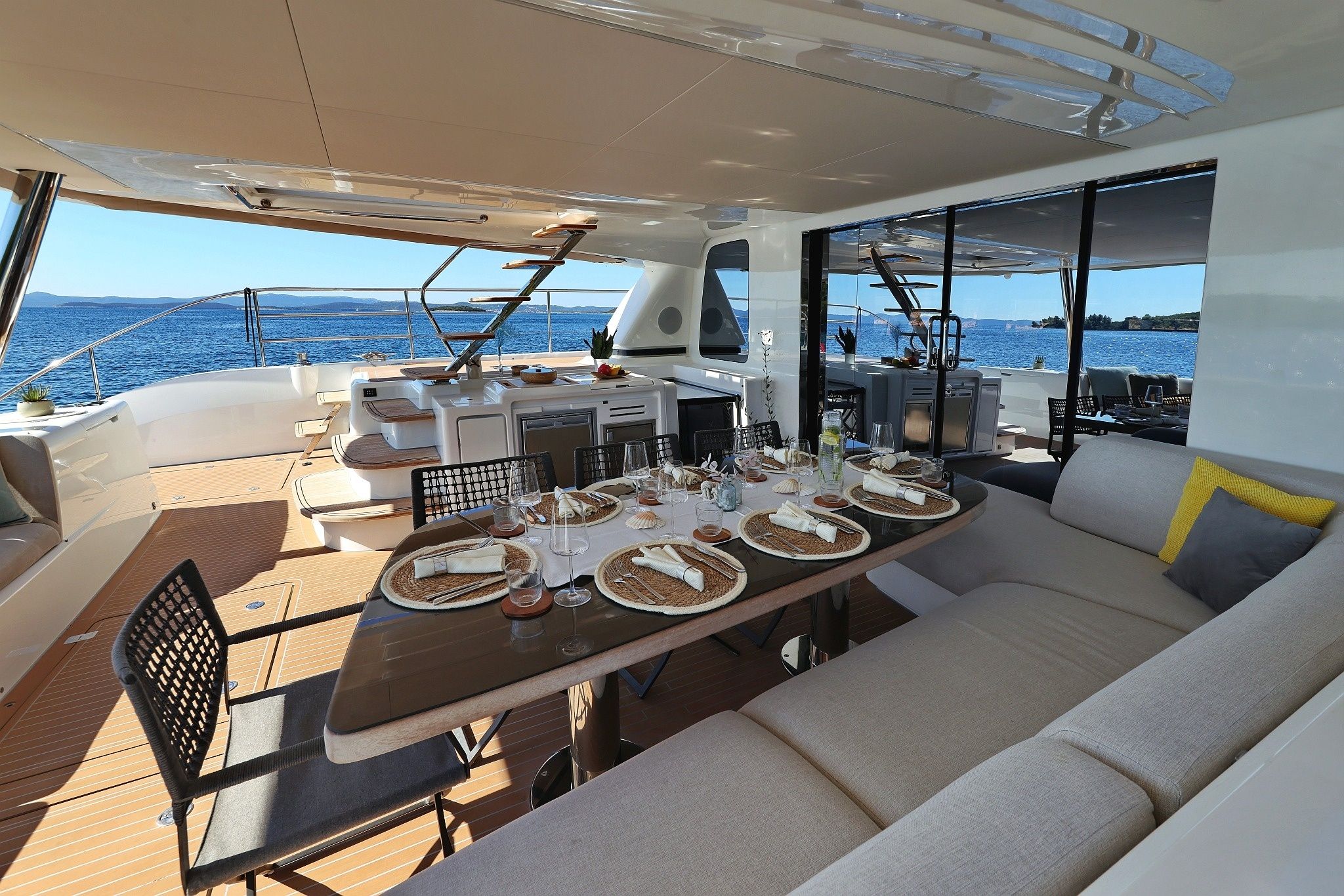 Lagoon Sixty 7 | Mastermind