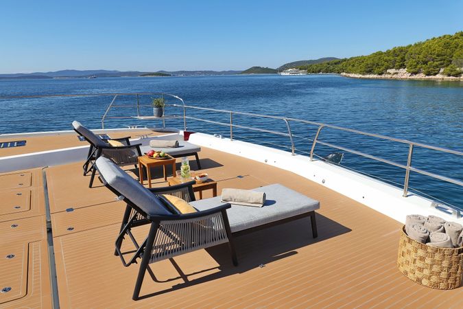 Lagoon Sixty 7 | Mastermind