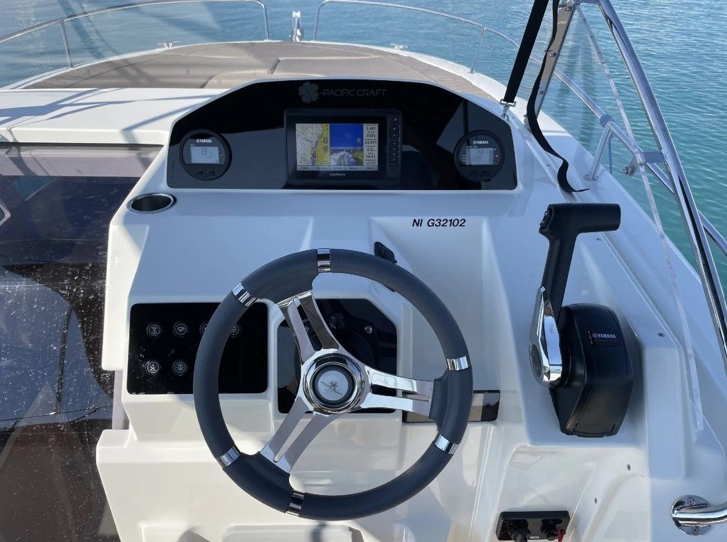 Pacific Craft 700 | STITCH