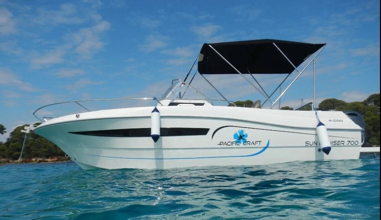 Pacific Craft 700 | STITCH