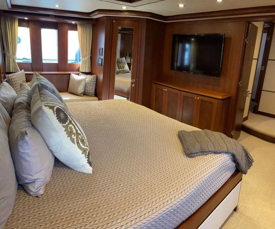 Ocean Alexander 85 | Chillin