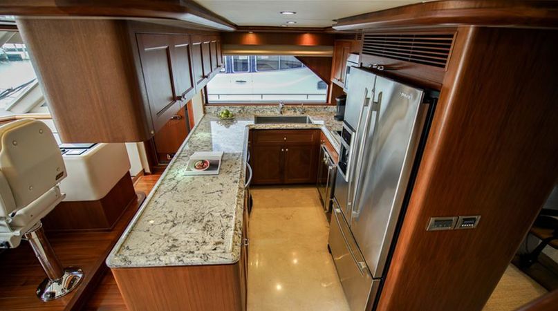 Ocean Alexander 85 | Chillin