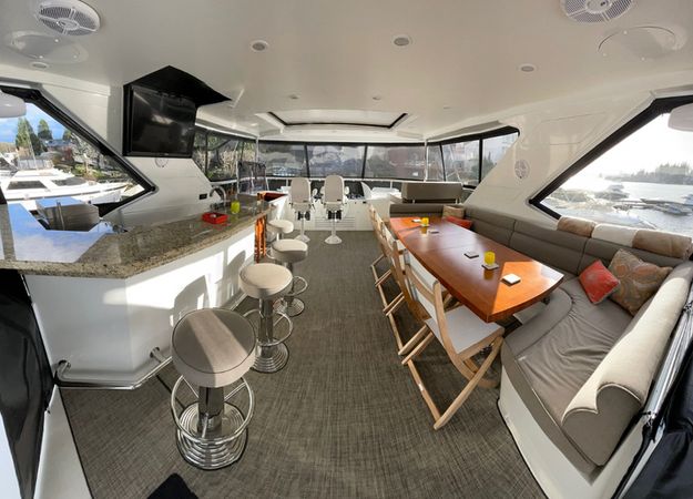 Ocean Alexander 85 | Chillin