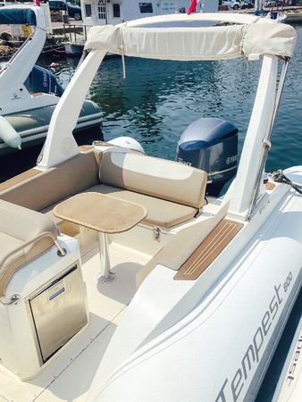 Capelli Tempest 800 | Tango