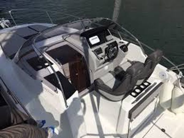 Jeanneau Cap Camarat 9.0 | Nassau