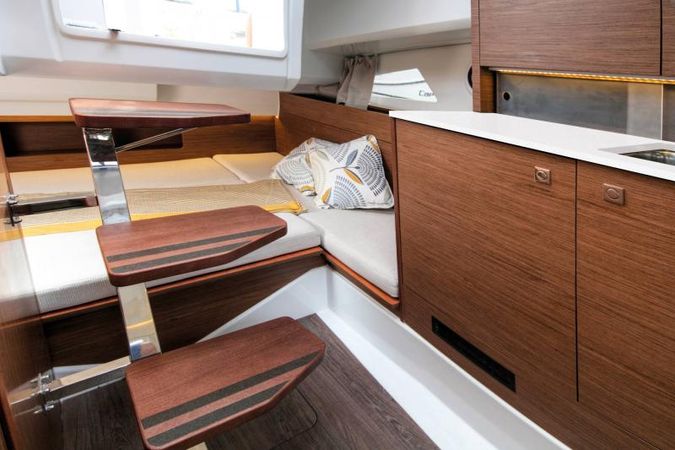 Jeanneau Cap Camarat 9.0 | Nassau