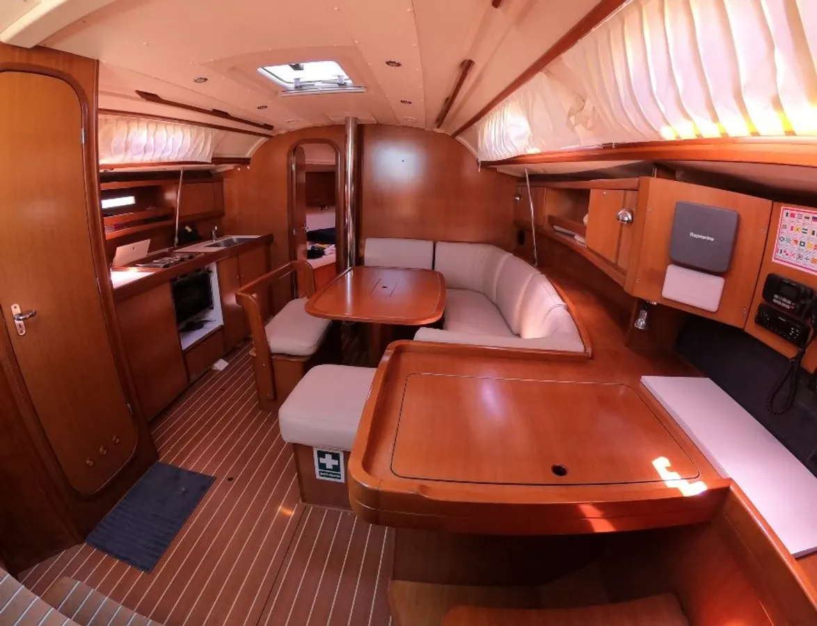 Dufour 385 | Machimbombo