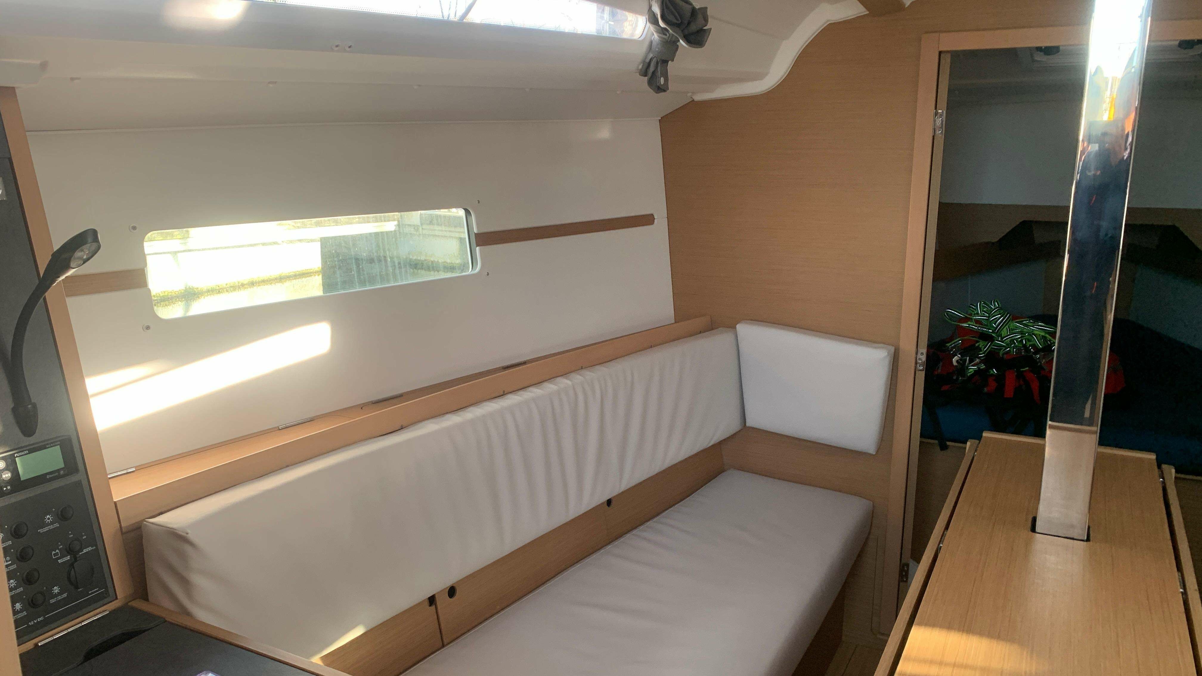Jeanneau Sun Odyssey 349 | Y Eren 3