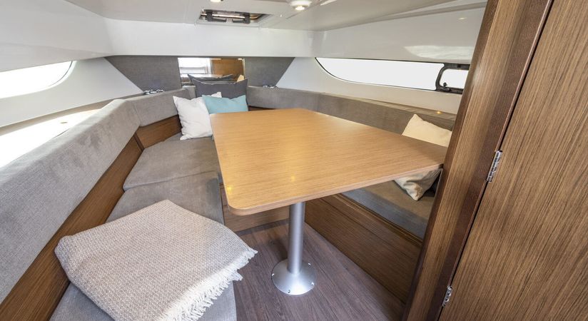 Beneteau Flyer 9 Sundeck | 23