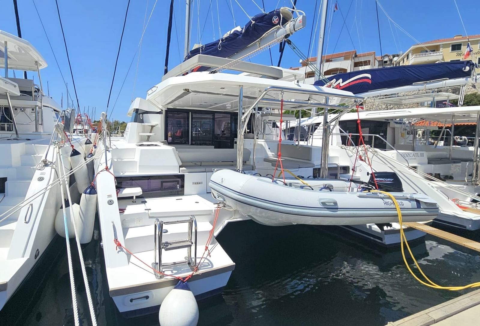 Leopard 42 | Moorings 22