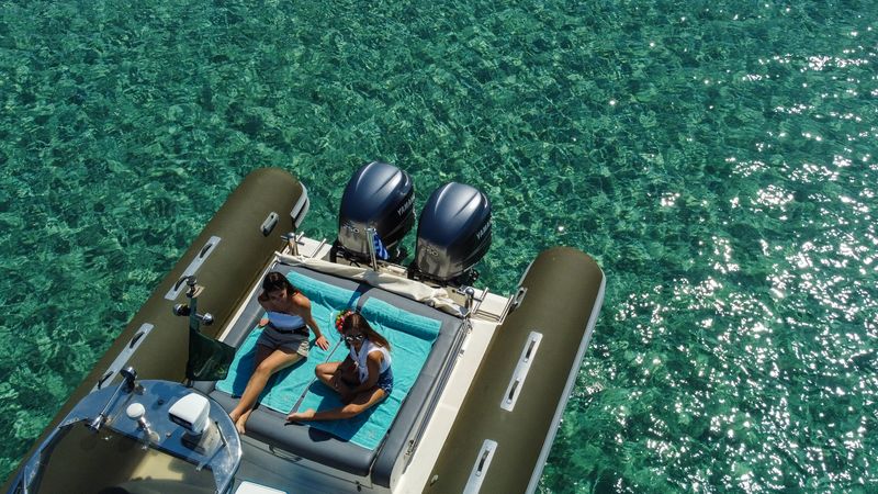 Sea Water Smeralda 320 | Yolo