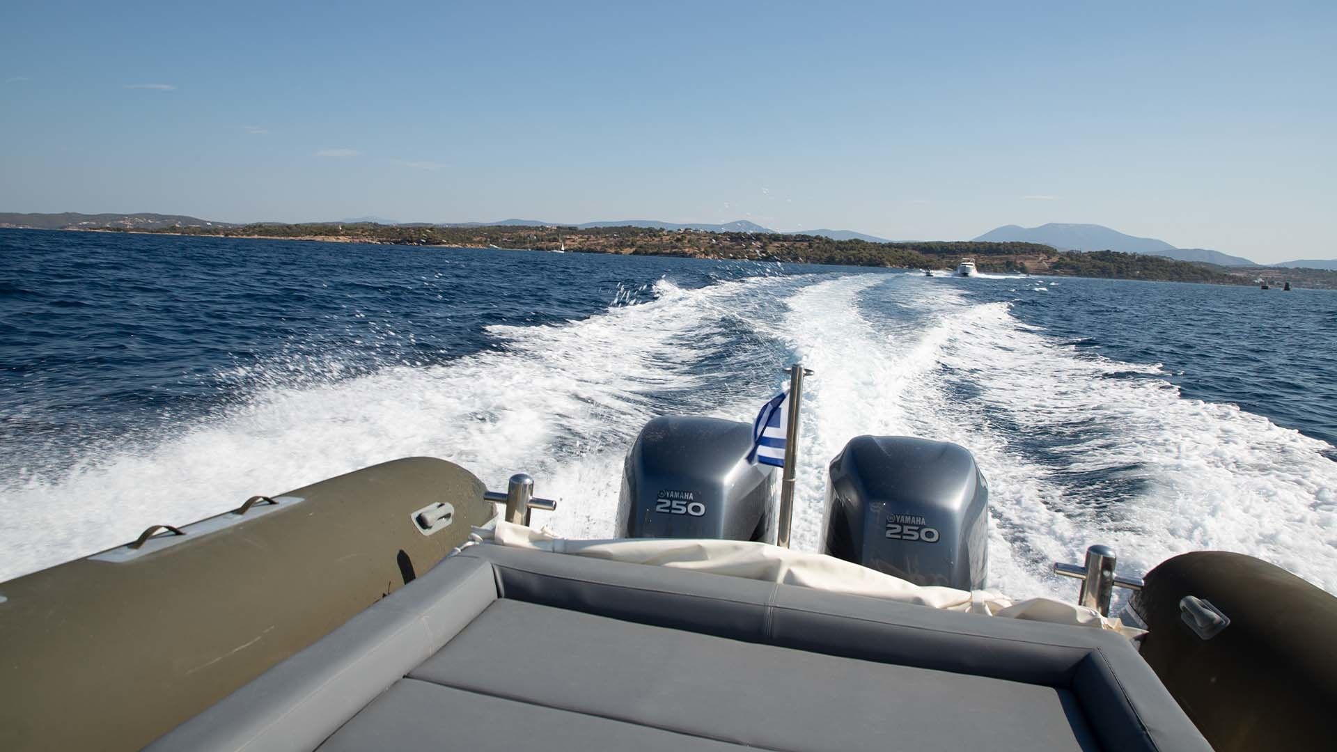 Sea Water Smeralda 320 | Yolo