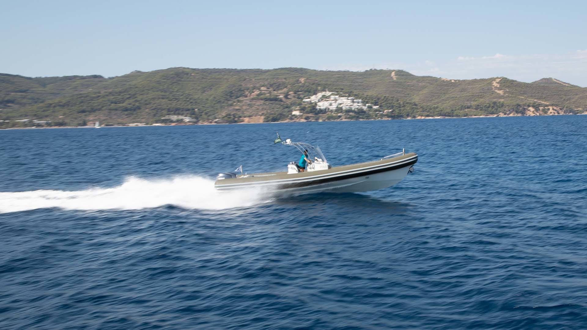 Sea Water Smeralda 320 | Yolo
