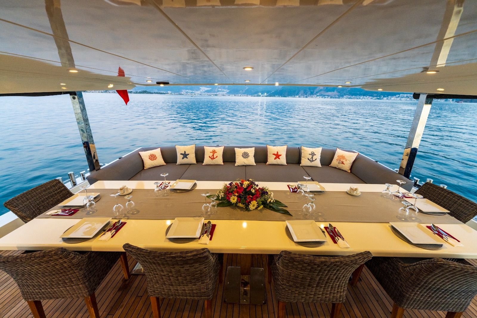 Trawler 85 | Albatros Explorer