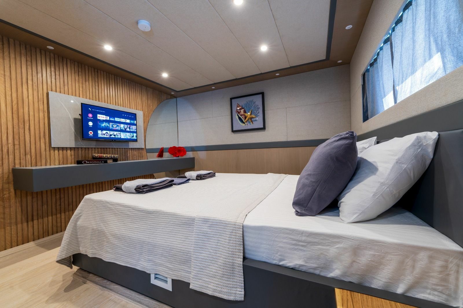 Trawler 85 | Albatros Explorer