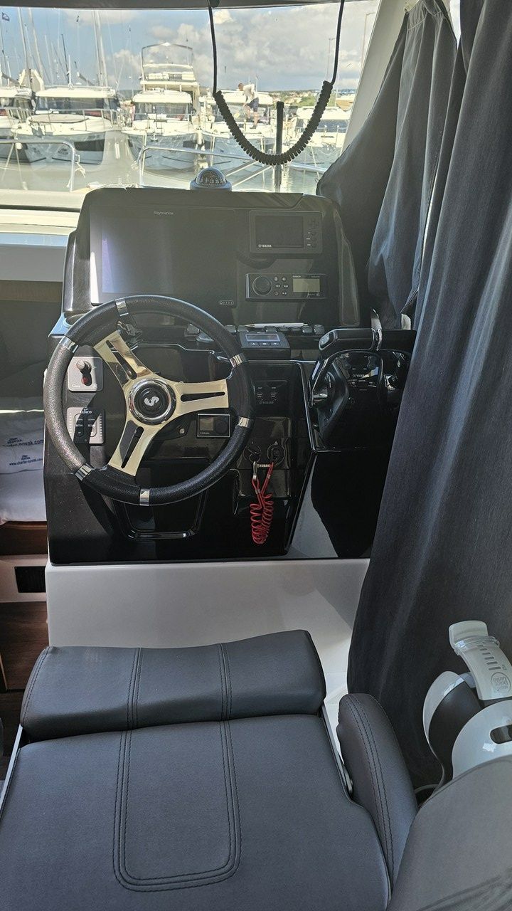 Beneteau Antares 9 | Escape