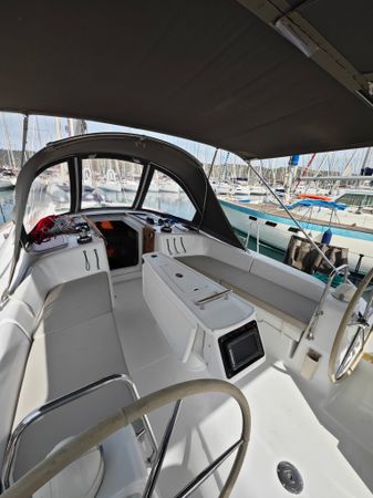 Beneteau Oceanis 40 | Violet