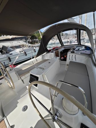 Beneteau Oceanis 40 | Violet