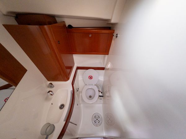 Beneteau Oceanis 40 | Violet