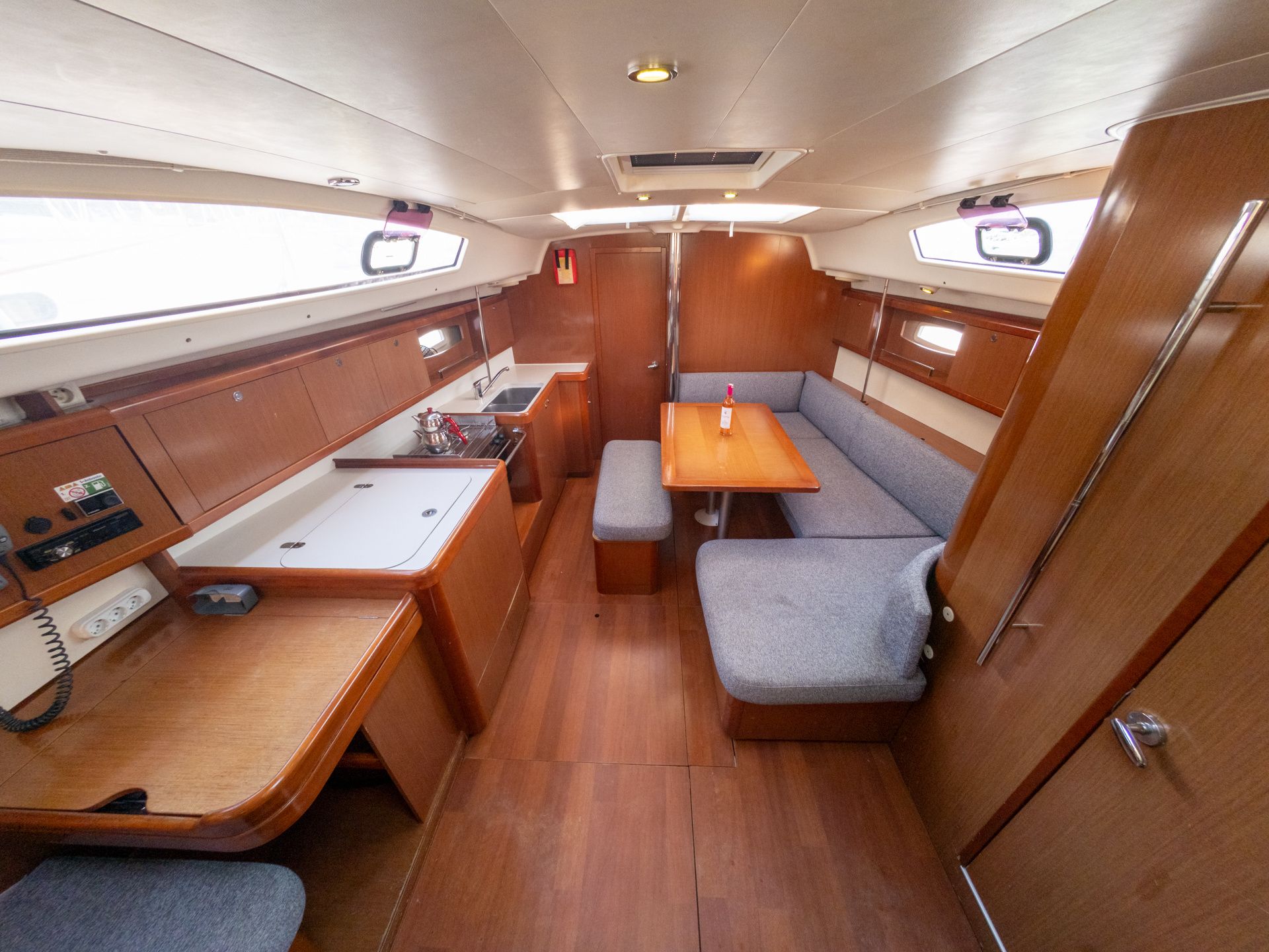 Beneteau Oceanis 40 | Violet