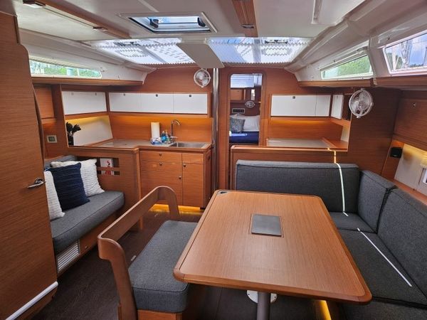 Dufour 430 | Sunshine Daydream