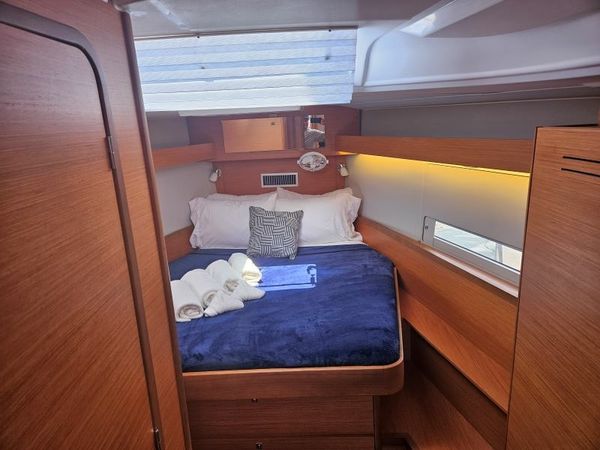 Dufour 430 | Sunshine Daydream