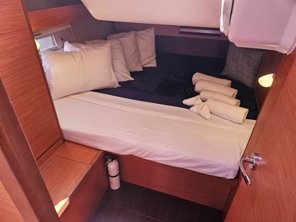 Dufour 430 | Sunshine Daydream