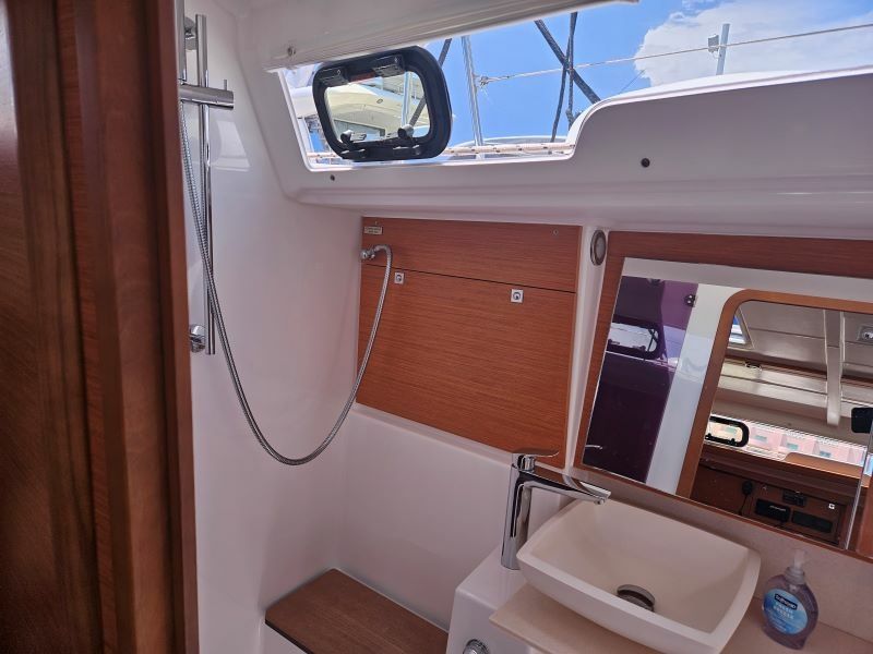 Dufour 430 | Sunshine Daydream