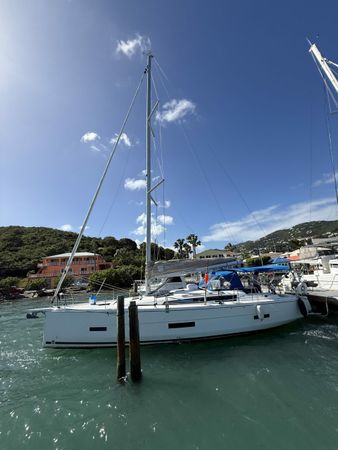Dufour 430 | Sunshine Daydream