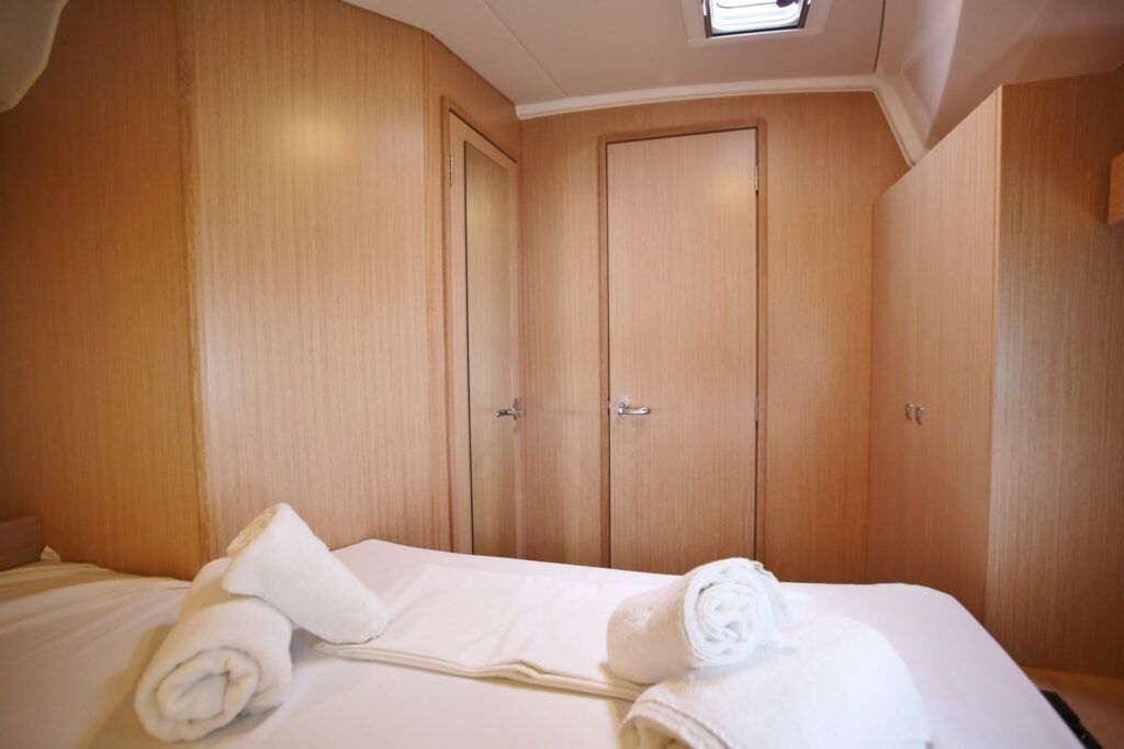 Bavaria C42 | Oktana