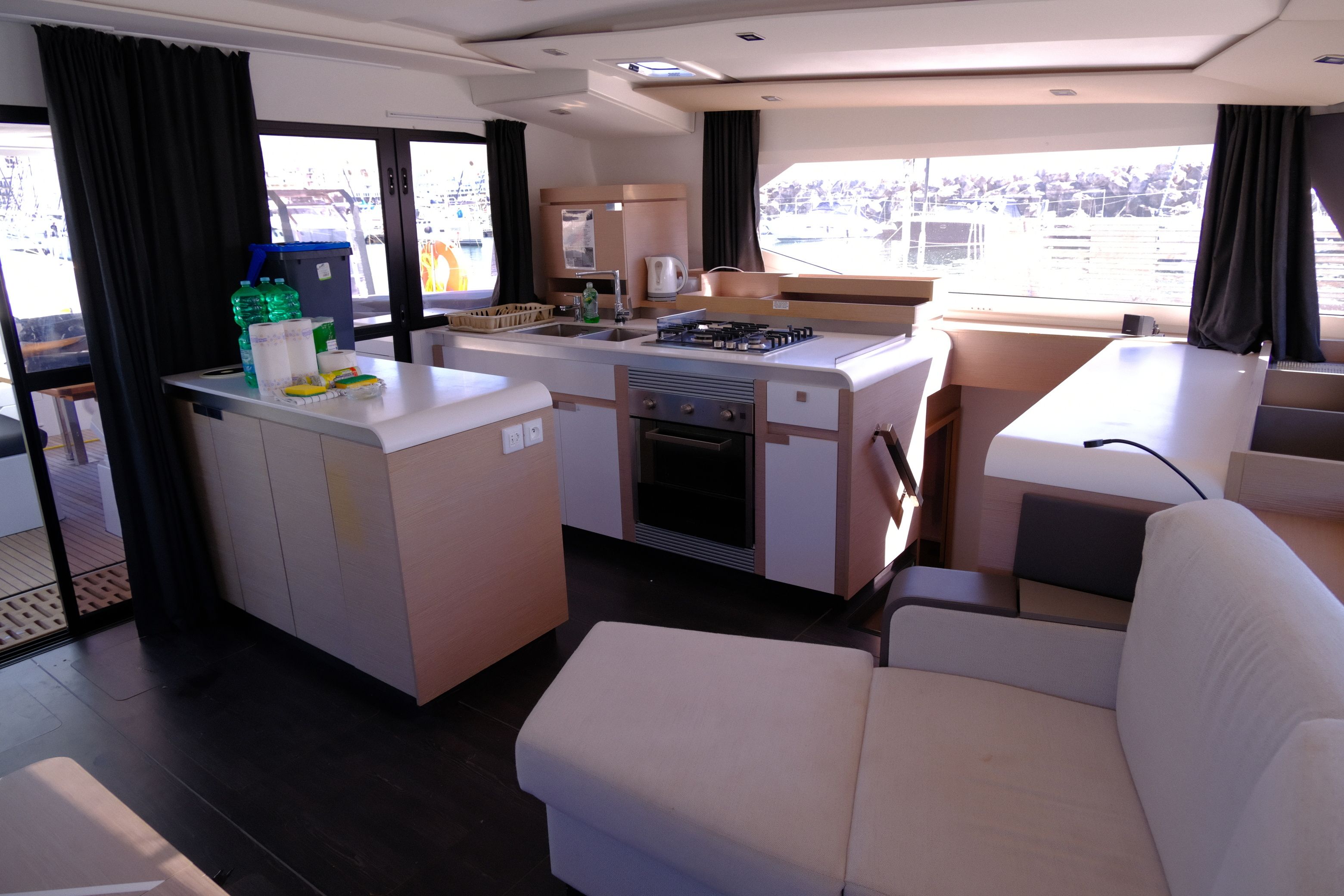 Fountaine Pajot Aura 51 | Lily
