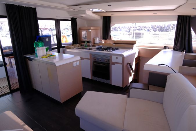 Fountaine Pajot Aura 51 | Lily