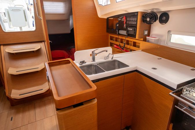 Jeanneau Sun Odyssey 410 | Sea Player
