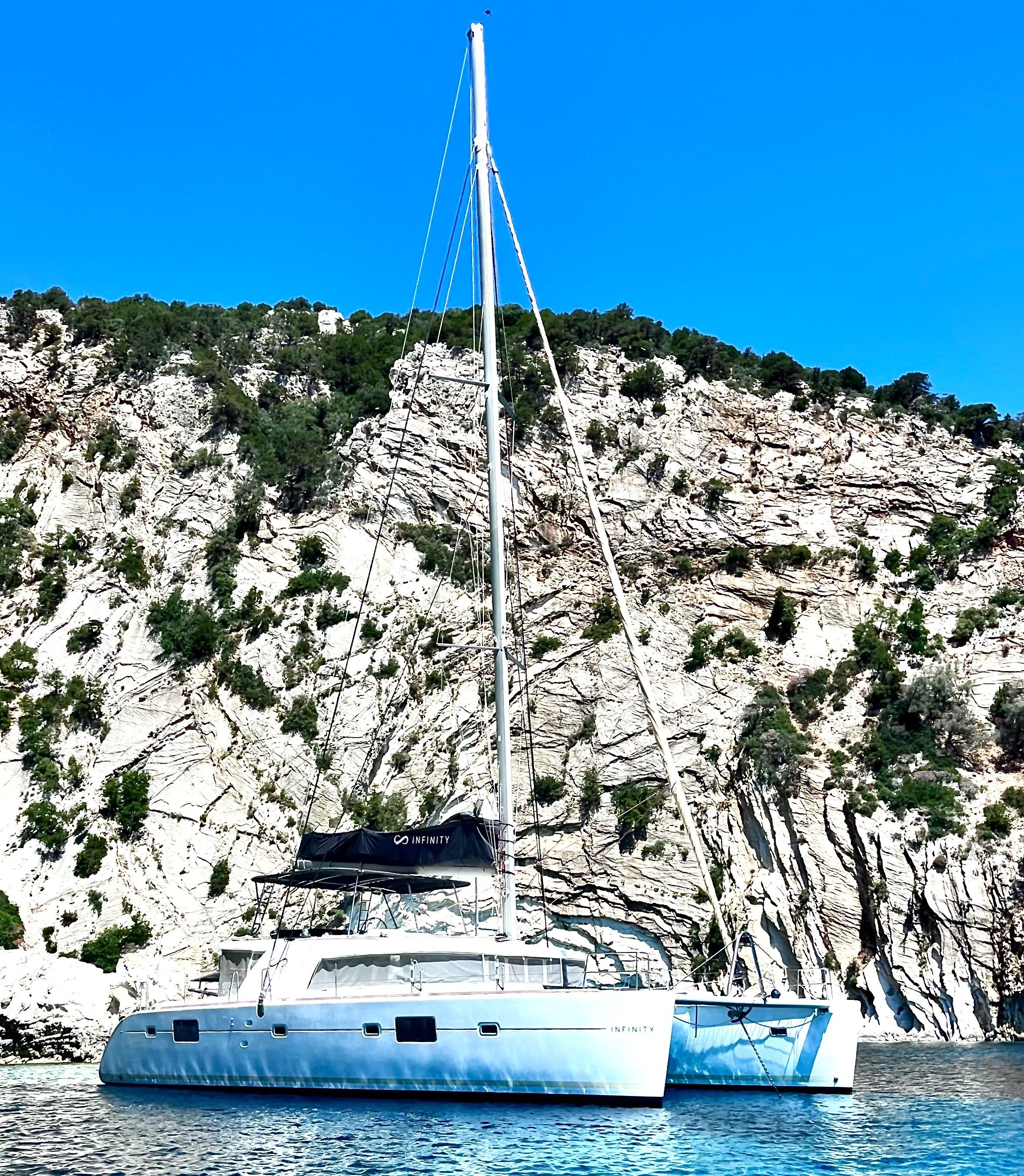 Lagoon 500 | Infinity