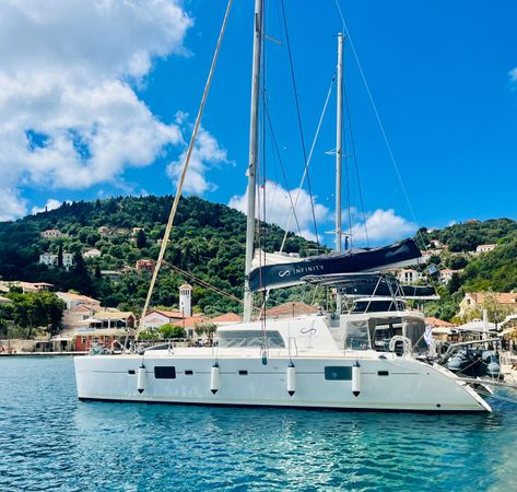 Lagoon 500 | Infinity