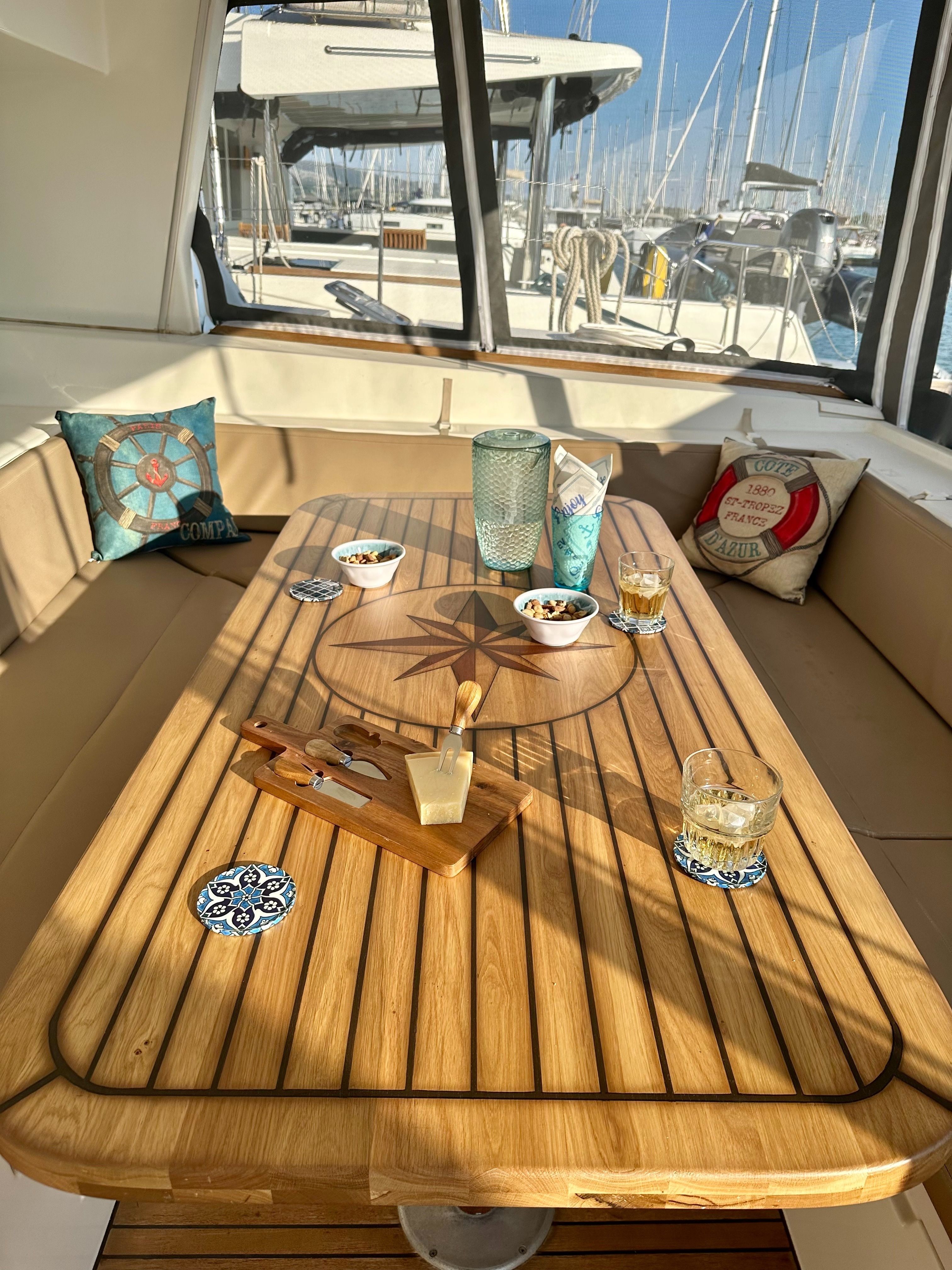 Lagoon 500 | Infinity