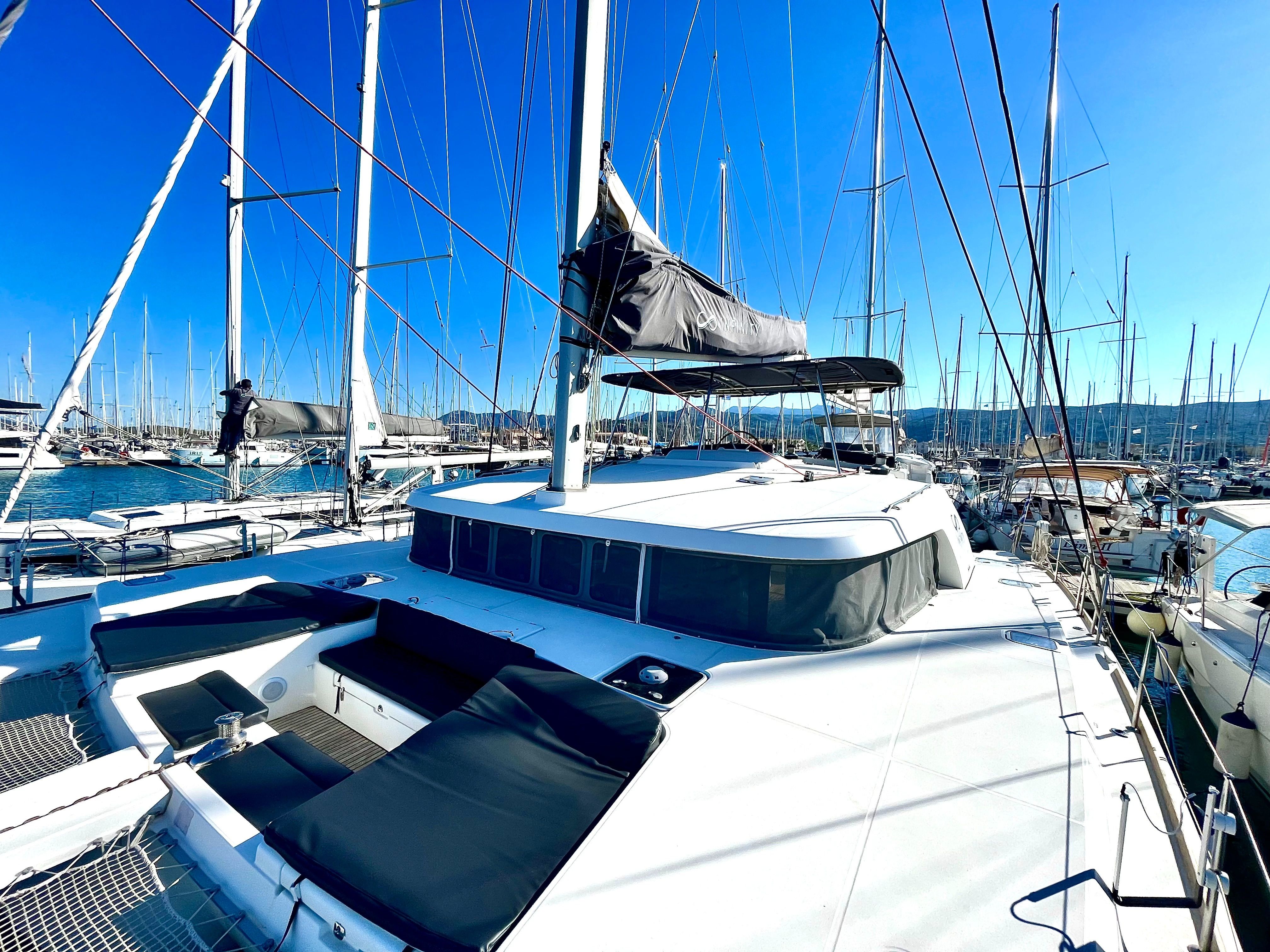 Lagoon 500 | Infinity