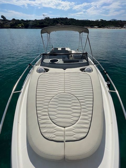 Cranchi E30 Endurance | Aurora