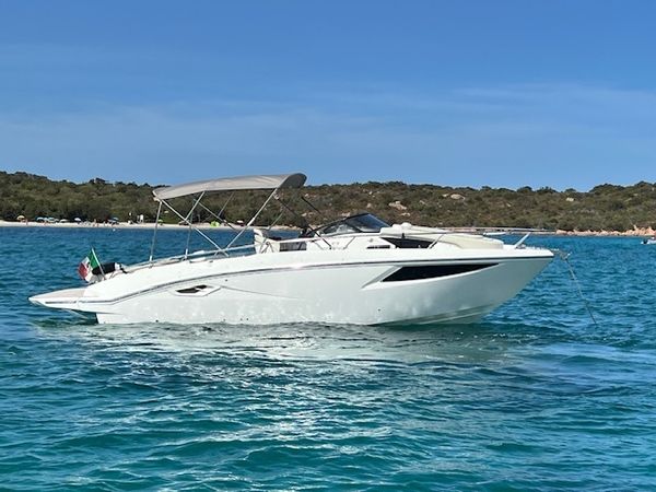 Cranchi E30 Endurance | Aurora