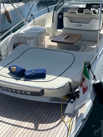 Cranchi E30 Endurance | Aurora