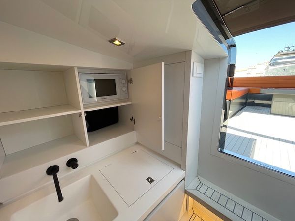 Van Dutch 40 | Cherie